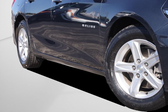 Chevrolet Malibu Vehicle Image 03