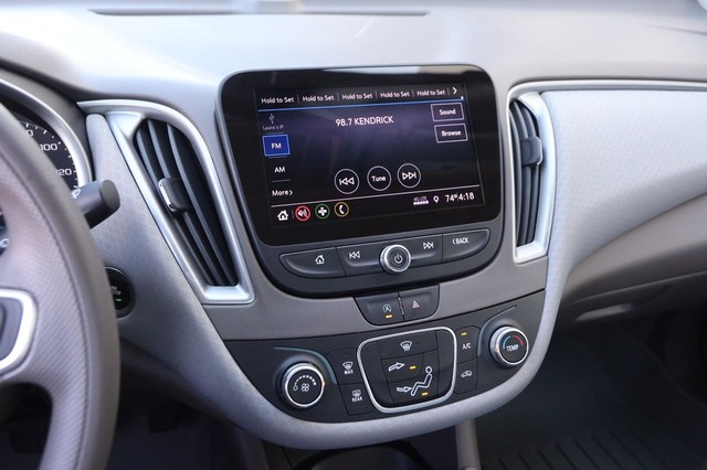 Chevrolet Malibu Vehicle Image 15