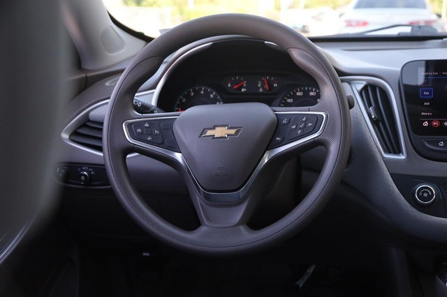 Chevrolet Malibu Vehicle Image 22