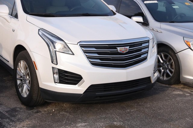 Cadillac XT5 Vehicle Image 02