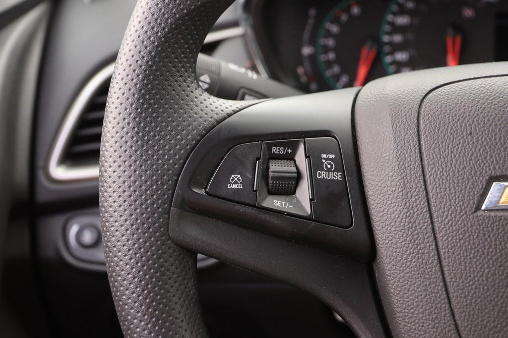 Chevrolet Trax Vehicle Full-screen Gallery Image 11