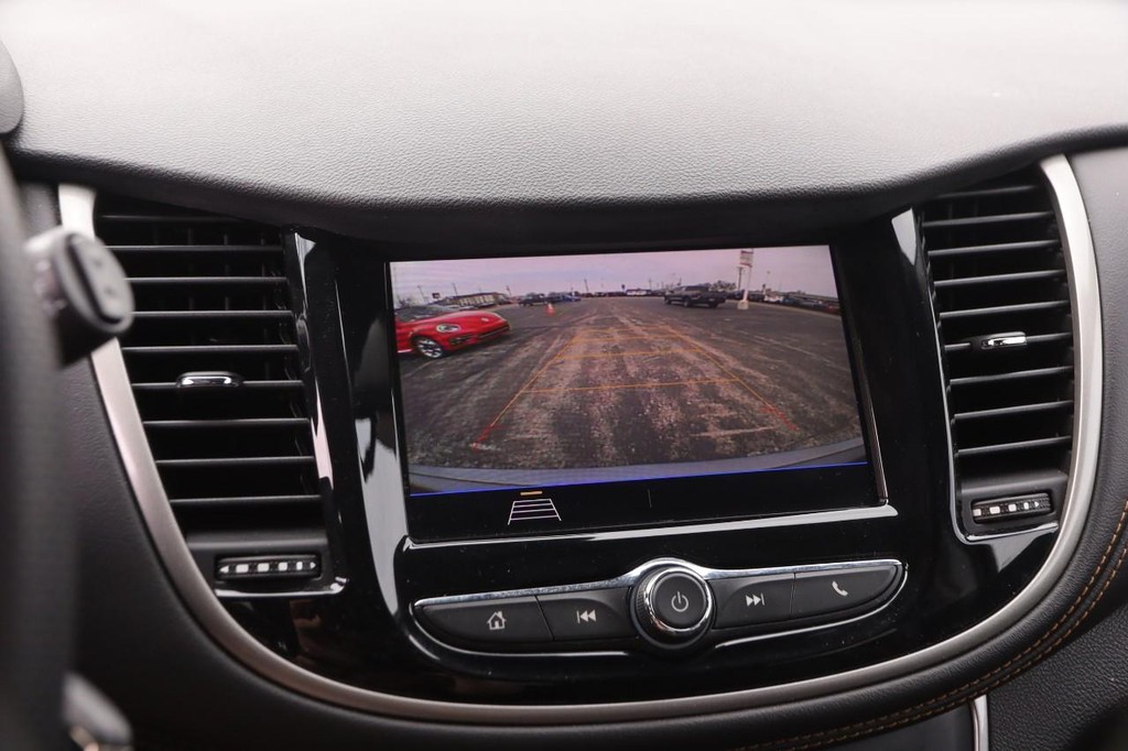 Chevrolet Trax Vehicle Full-screen Gallery Image 15