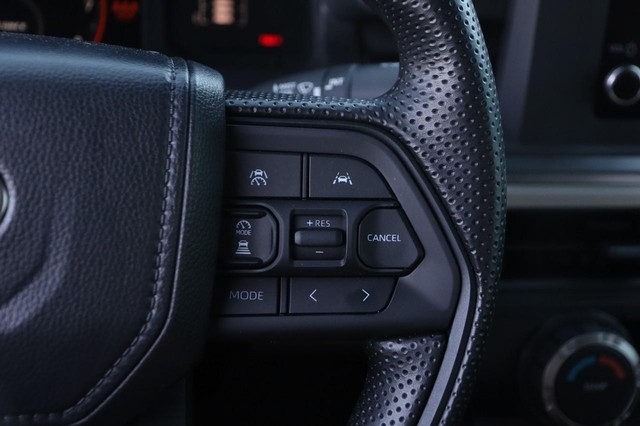 Toyota Tacoma 4WD Vehicle Image 12