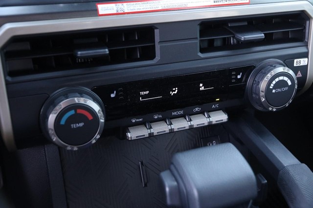 Toyota Tacoma 4WD Vehicle Image 18