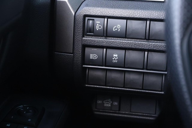 Toyota Tacoma 4WD Vehicle Image 21