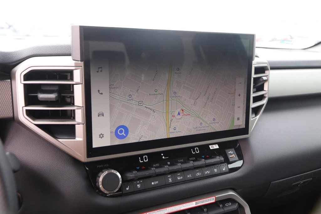 Toyota Tundra 4WD Vehicle Full-screen Gallery Image 15