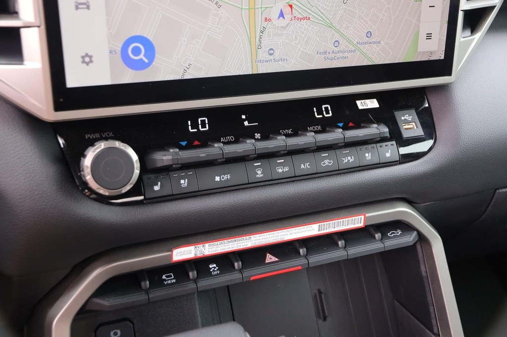 Toyota Tundra 4WD Vehicle Full-screen Gallery Image 17
