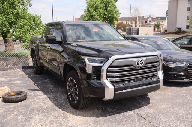 Toyota Tundra 4WD Vehicle Image 04