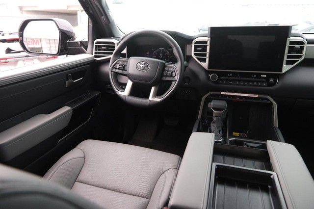 2025 Toyota Tundra Limited - Photo 22