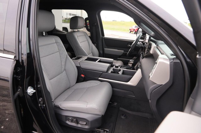 2025 Toyota Tundra Limited - Photo 26