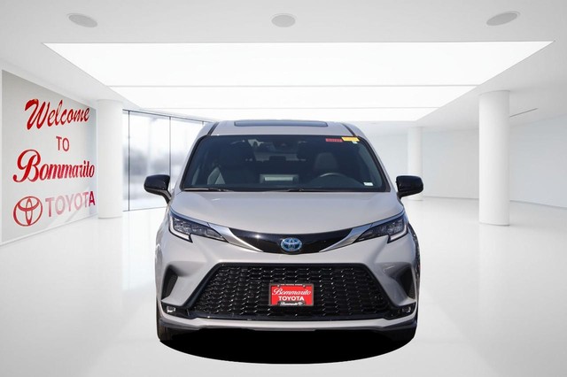 Toyota Sienna Vehicle Image 04