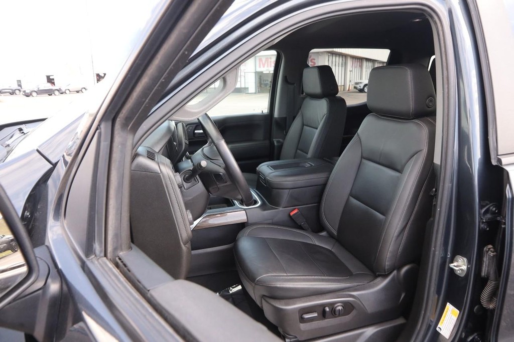 Chevrolet Silverado 1500 LTD Vehicle Full-screen Gallery Image 08