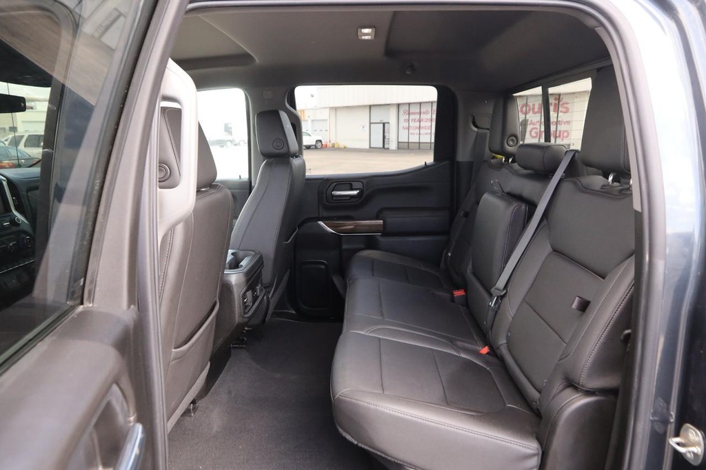 Chevrolet Silverado 1500 LTD Vehicle Full-screen Gallery Image 09