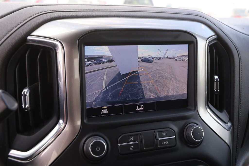 Chevrolet Silverado 1500 LTD Vehicle Full-screen Gallery Image 17