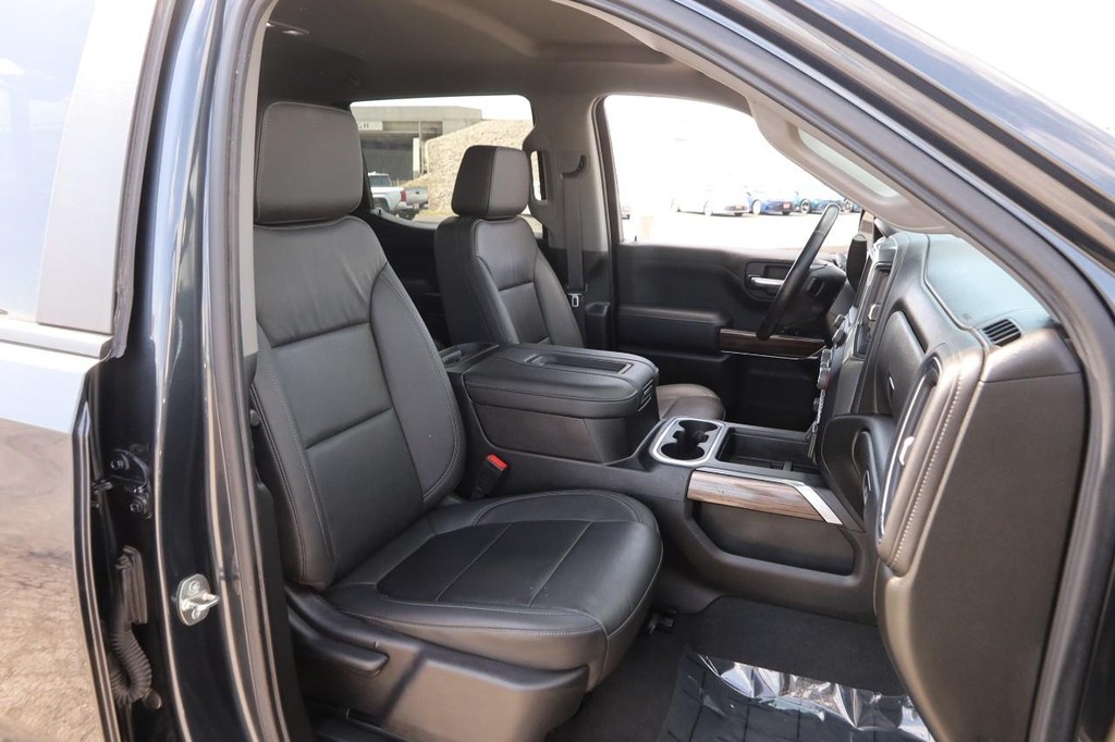 Chevrolet Silverado 1500 LTD Vehicle Full-screen Gallery Image 25