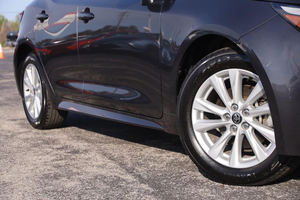 Toyota Corolla Hatchback Vehicle Full-screen Gallery Image 3