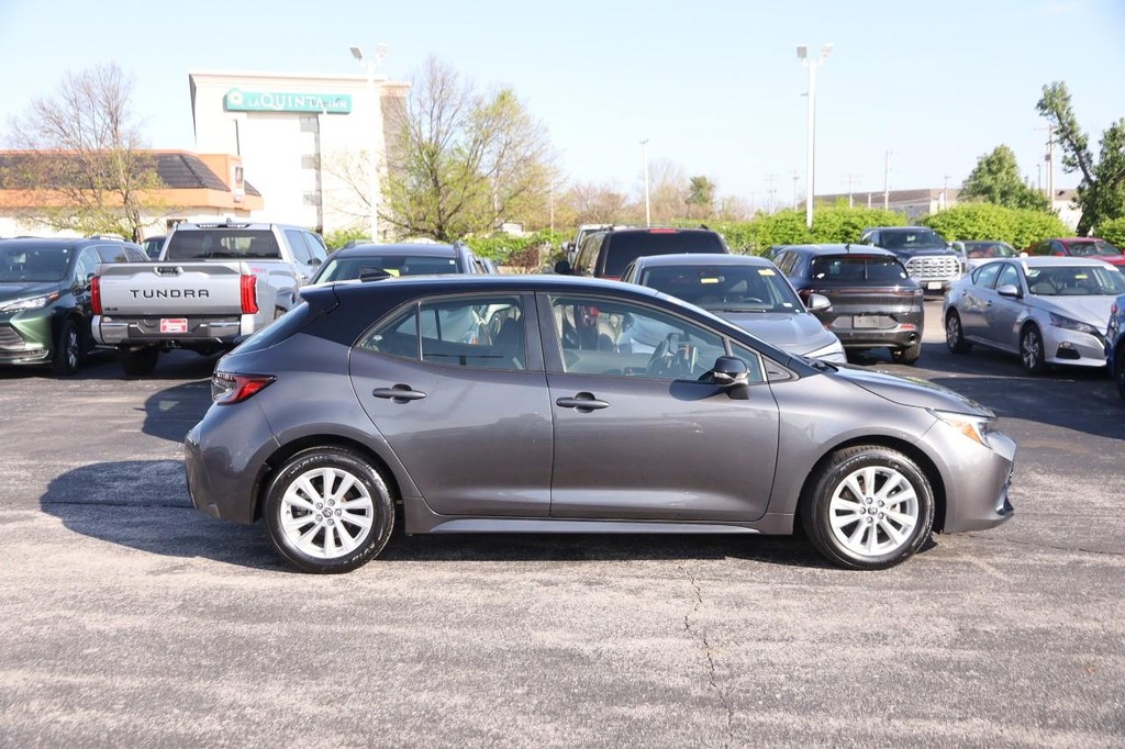 Toyota Corolla Hatchback Vehicle Full-screen Gallery Image 5
