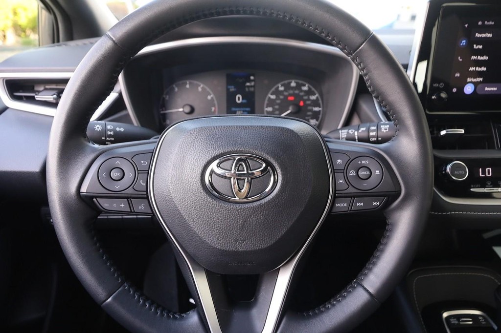 Toyota Corolla Hatchback Vehicle Full-screen Gallery Image 10