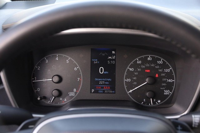 Toyota Corolla Hatchback Vehicle Image 13