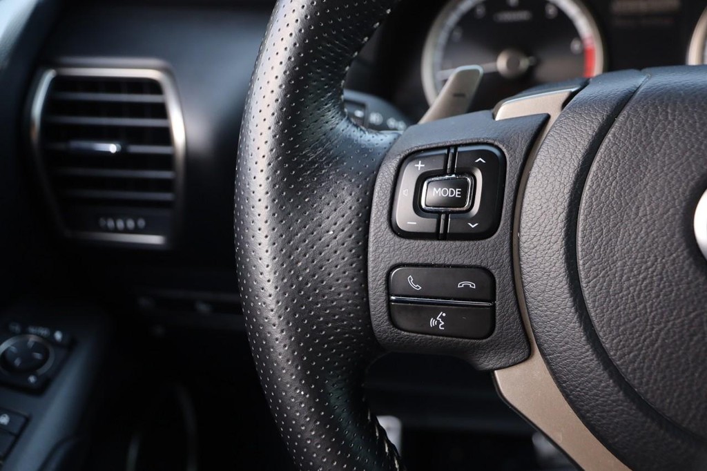 Lexus NX Vehicle Full-screen Gallery Image 11