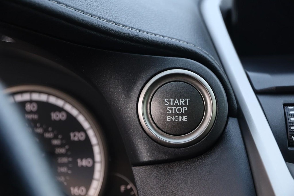 Lexus NX Vehicle Full-screen Gallery Image 14