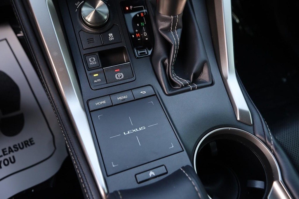 Lexus NX Vehicle Full-screen Gallery Image 19