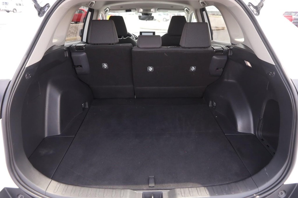 Toyota RAV4 Vehicle Full-screen Gallery Image 7