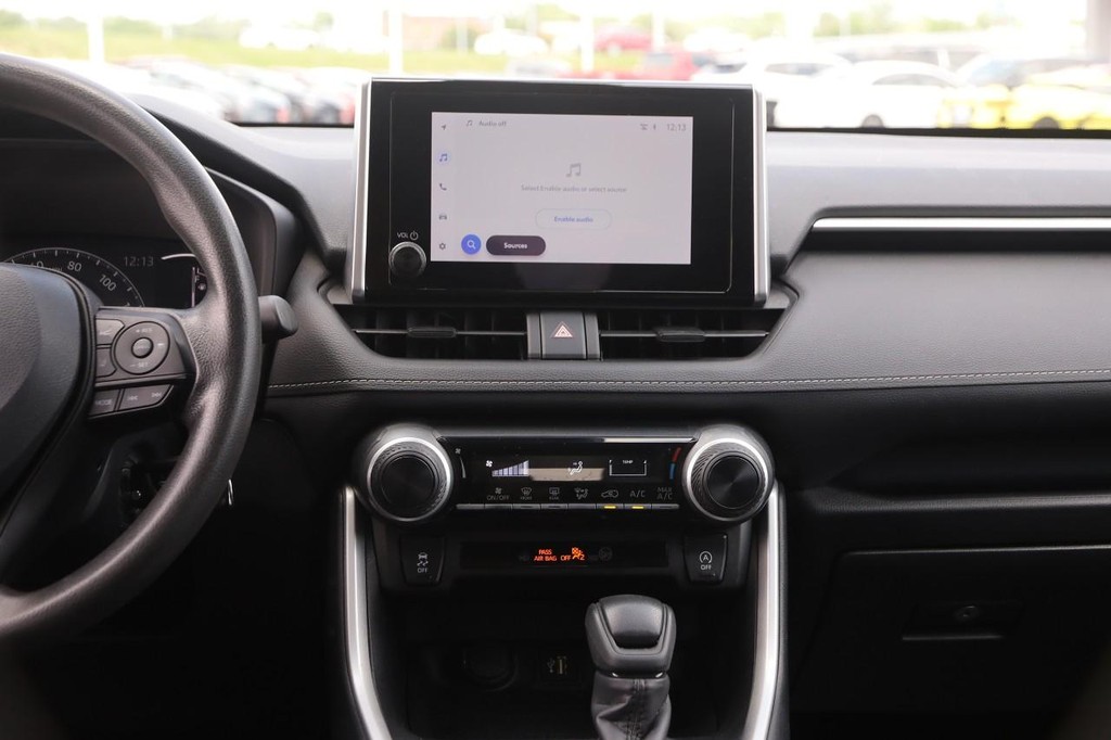 Toyota RAV4 Vehicle Full-screen Gallery Image 22