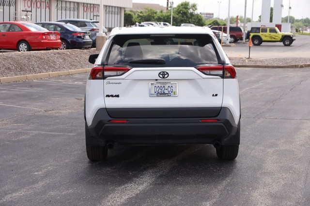 Toyota RAV4 Vehicle Image 06