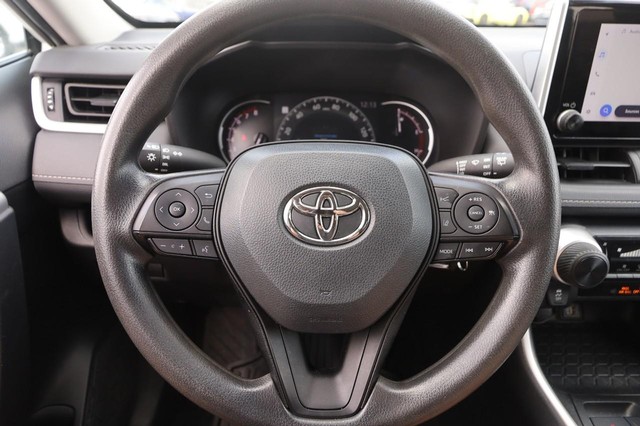 Toyota RAV4 Vehicle Image 10