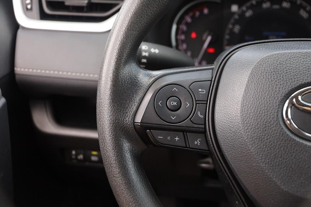 Toyota RAV4 Vehicle Image 11