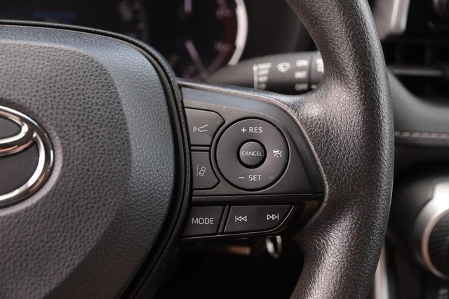 Toyota RAV4 Vehicle Image 12