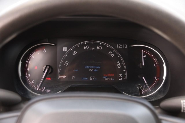 Toyota RAV4 Vehicle Image 13