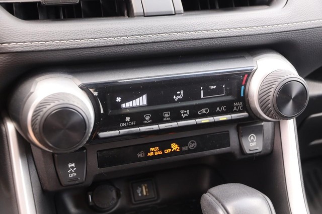 Toyota RAV4 Vehicle Image 16