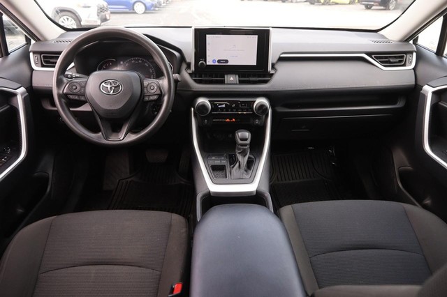 Toyota RAV4 Vehicle Image 19