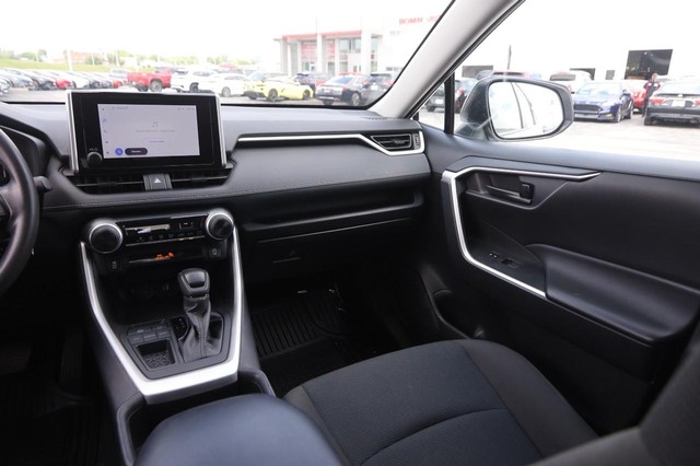 Toyota RAV4 Vehicle Image 23