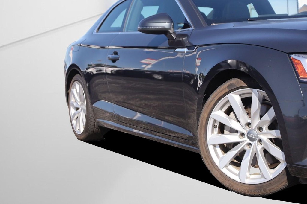 Audi A5 Coupe Vehicle Full-screen Gallery Image 03