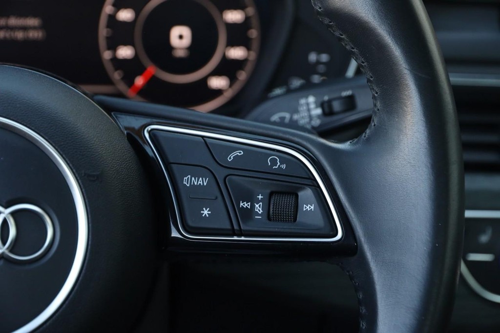 Audi A5 Coupe Vehicle Full-screen Gallery Image 13