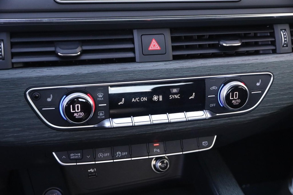 Audi A5 Coupe Vehicle Full-screen Gallery Image 17