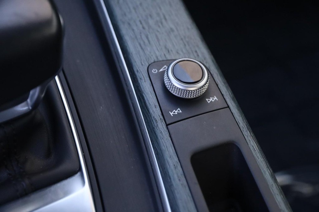 Audi A5 Coupe Vehicle Full-screen Gallery Image 21