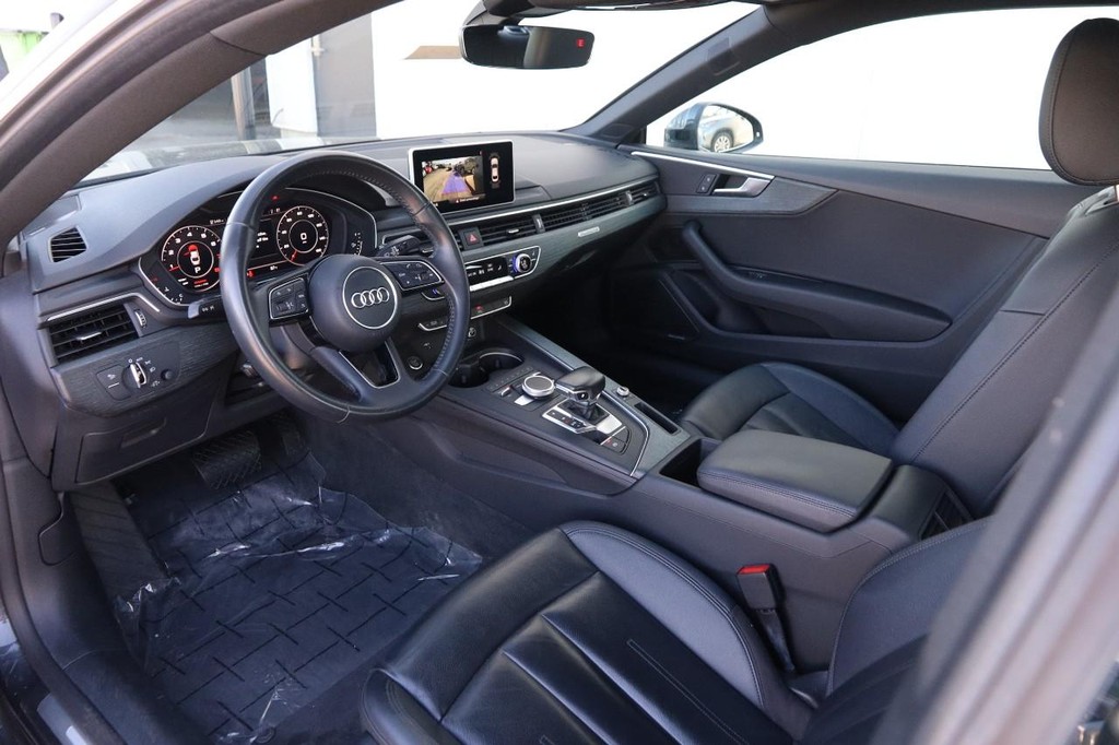 Audi A5 Coupe Vehicle Full-screen Gallery Image 24