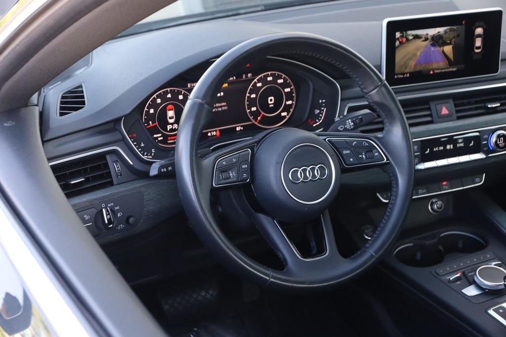 Audi A5 Coupe Vehicle Full-screen Gallery Image 25