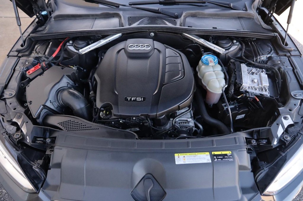 Audi A5 Coupe Vehicle Full-screen Gallery Image 28