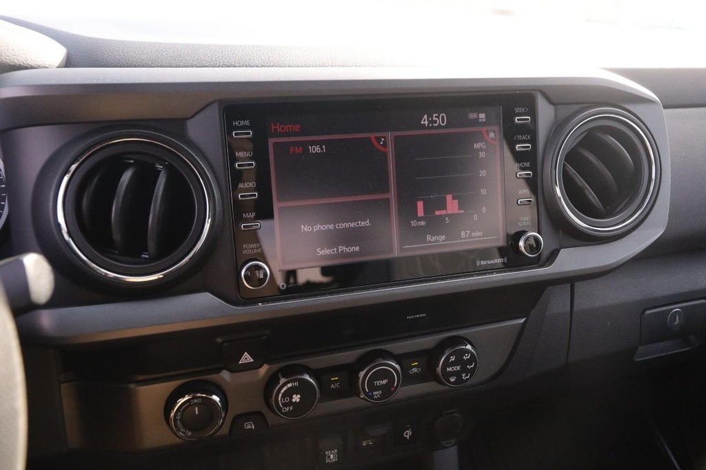 Toyota Tacoma 4WD Vehicle Full-screen Gallery Image 14