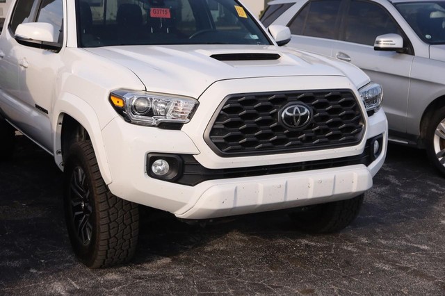 Toyota Tacoma 4WD Vehicle Image 02