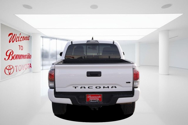 Toyota Tacoma 4WD Vehicle Image 06