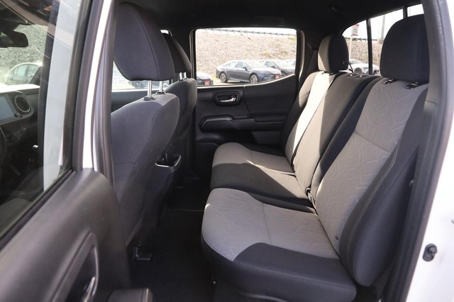 Toyota Tacoma 4WD Vehicle Image 09