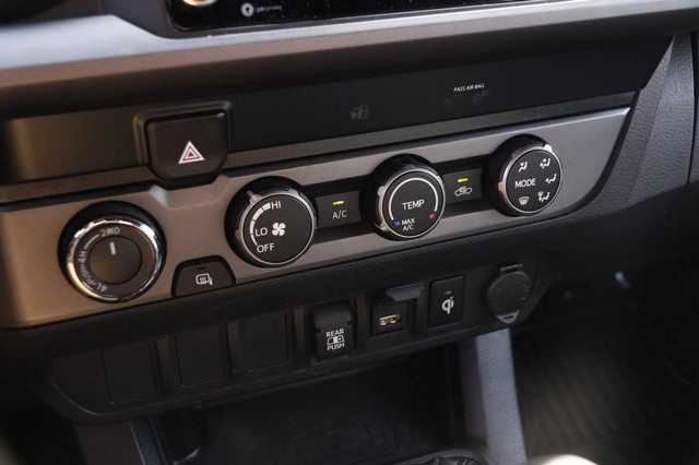 Toyota Tacoma 4WD Vehicle Image 17