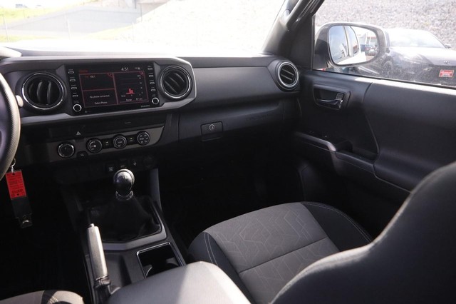 Toyota Tacoma 4WD Vehicle Image 24