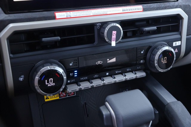 Toyota Tacoma 4WD Vehicle Image 17
